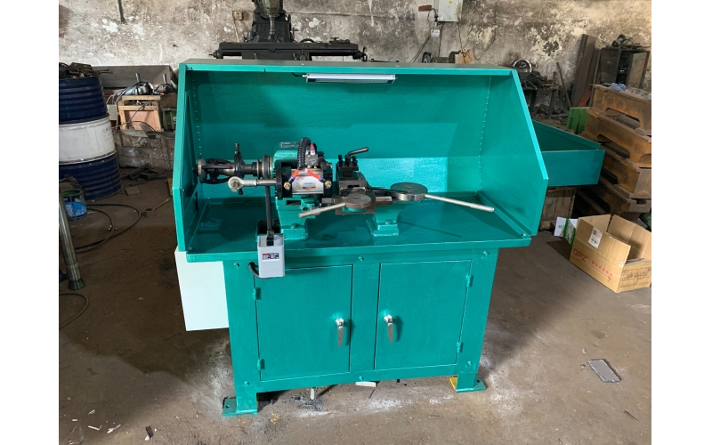 620儀表車床，帶氣動夾緊裝置，可以減輕工人勞動強(qiáng)度