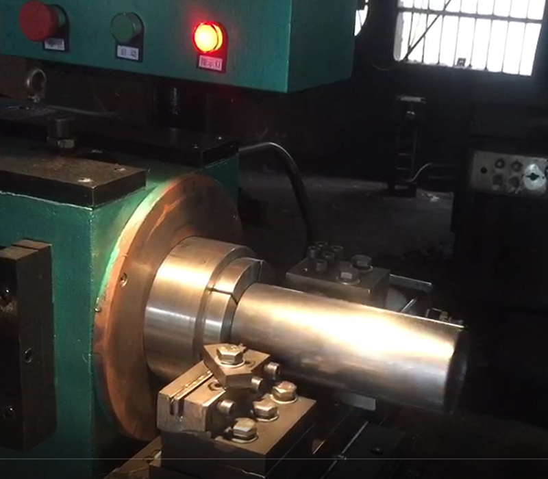 自動(dòng)割管機(jī)床加工視頻